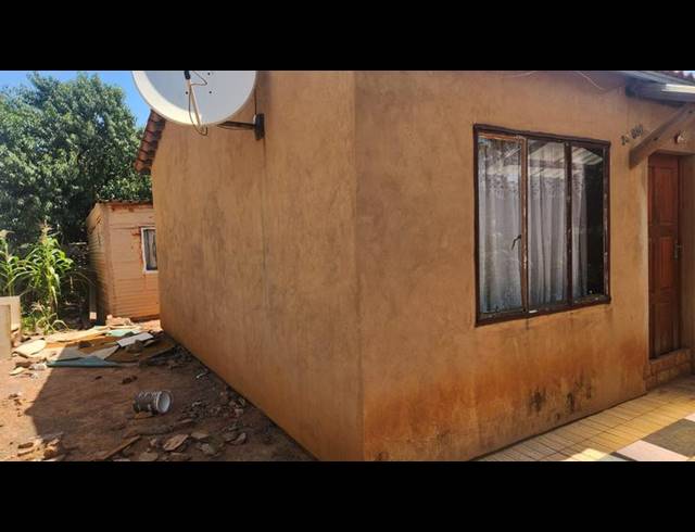 2 BEDROOM HOUSE FOR SALE IN DAVEYTON CENTRAL
